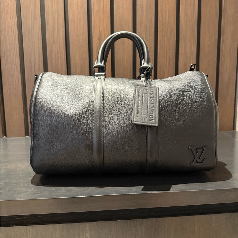Louis Vuitton Keepall Bandoulière 45 – Aerogram Black Leather